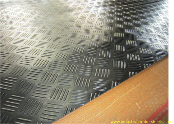 Waterproof Industrial Rubber Sheet and Rubber Flooring Sheet with 3-6mm Thickness 1-1.5m Width and 1-20m Length