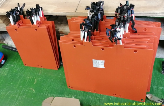새로운 에너지 자동차용 고온 난방 능력을 가진 실리콘 고무 난방기 3A1002 2.0mm x 228.5mm x 290mm